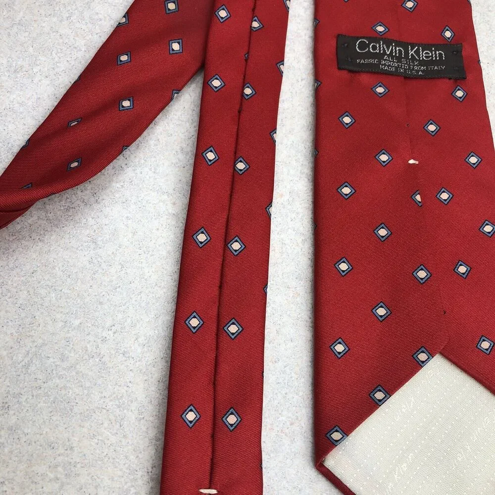 Calvin Klein Men's Neck‎ Tie Red Geo Silk Blend 100% Silk Italy